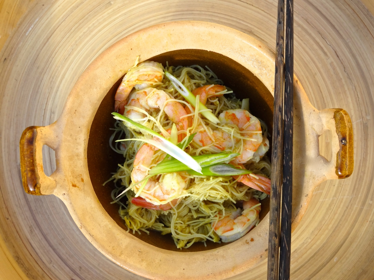 Super Simple Seven: Singapore Noodles with Sous Vide Prawns