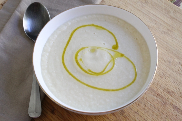 Sous Vide Spicy Cauliflower and Apple Soup